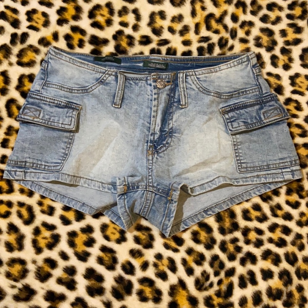 Women’s Wild Fable cargo pocket low rises shorts, size 2 never worn